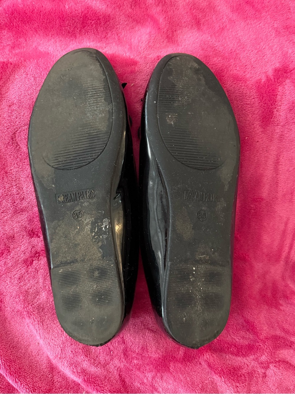 Dream Pairs Black Patent Ballet Flats with Bow Accent - Picture 7 of 7